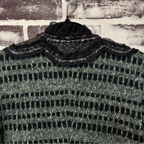 Dolce Cabo Green Black Textured Ruffled Quiet Luxury Boho Cardigan Sweater Sz M - Picture 5 of 7